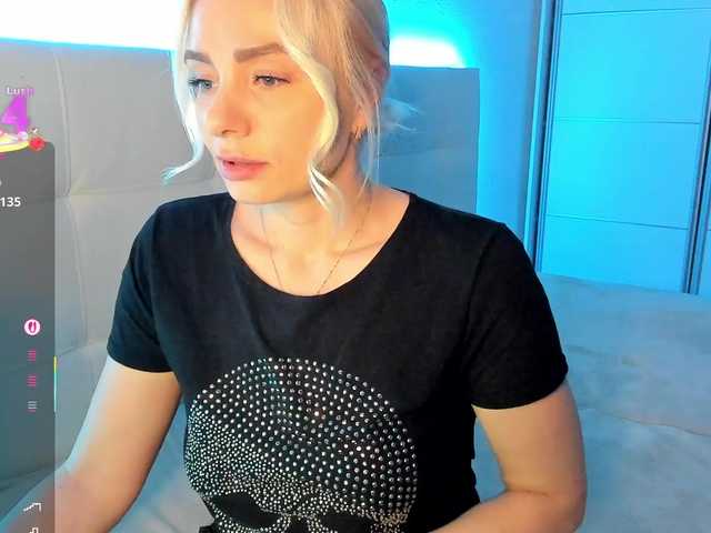 Dashulakiss1's BongaCams show and profile