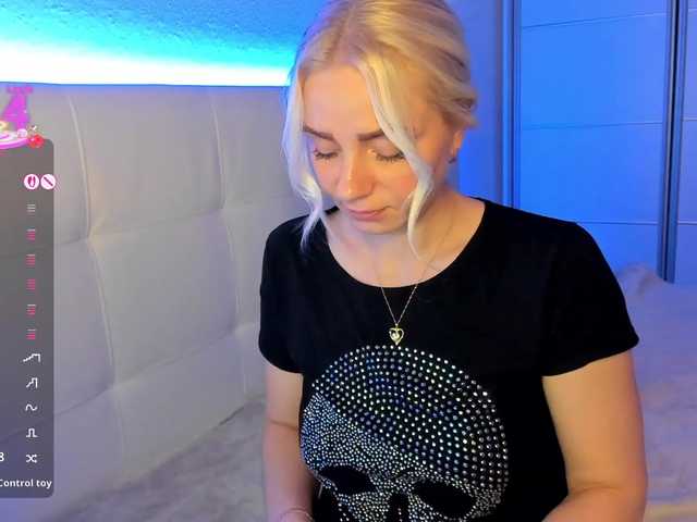 Dashulakiss1 from BongaCams