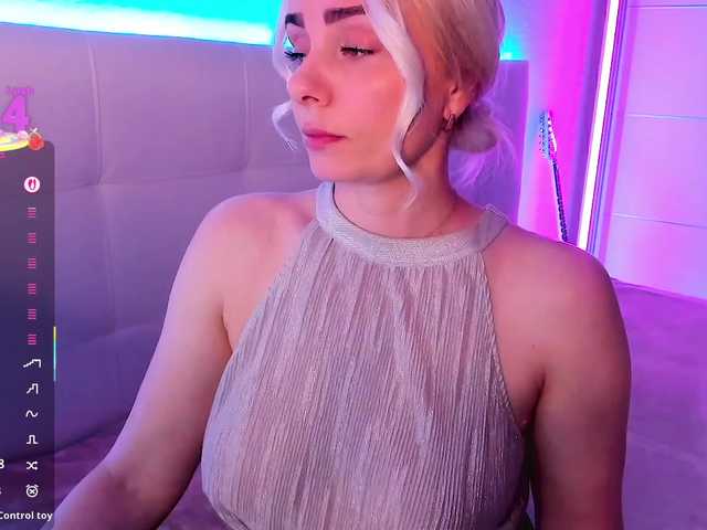 Dashulakiss1 live cam