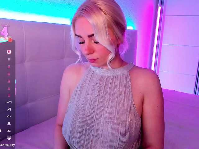 Dashulakiss1 live cam profile