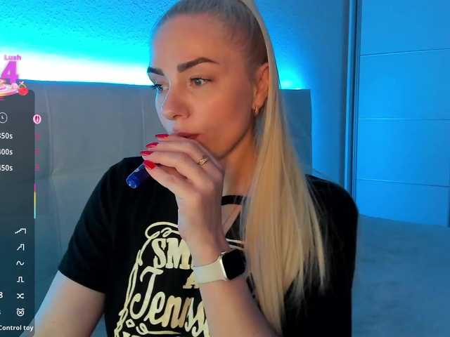 Dashulakiss1's BongaCams show and profile