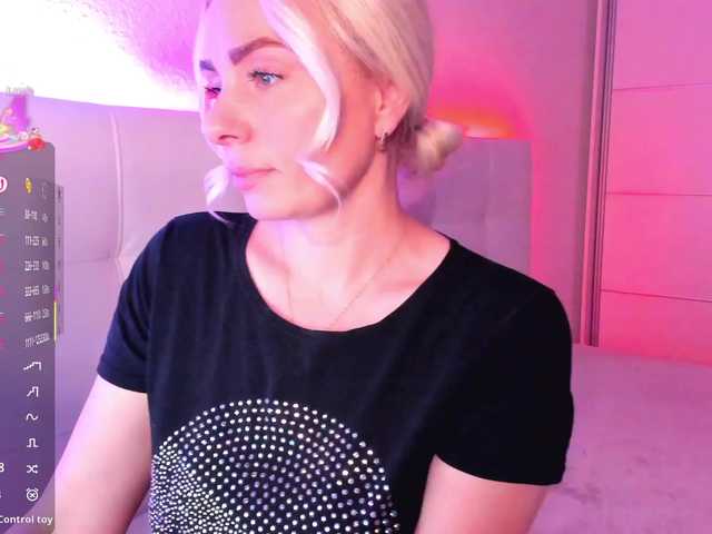 Dashulakiss1's BongaCams show and profile