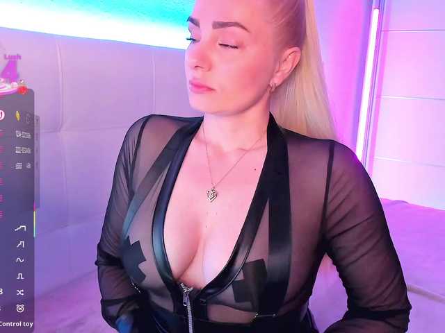 Dashulakiss1's BongaCams show and profile