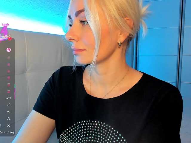 Dashulakiss1's BongaCams show and profile