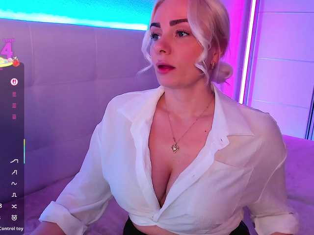 Dashulakiss1's BongaCams show and profile