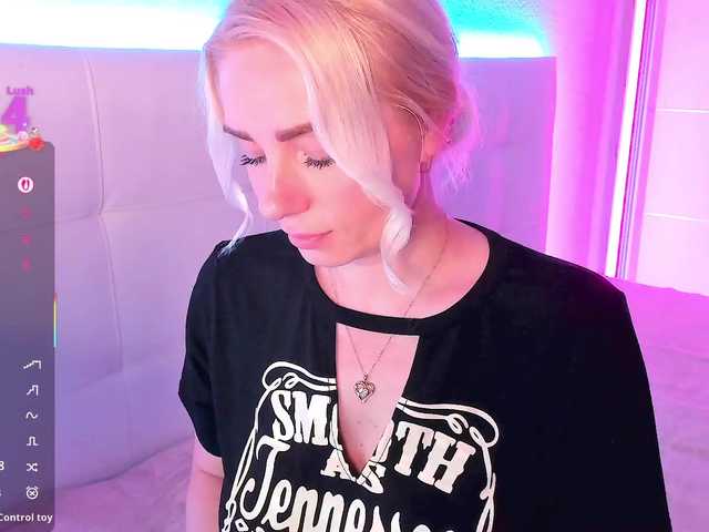 Dashulakiss1's BongaCams show and profile