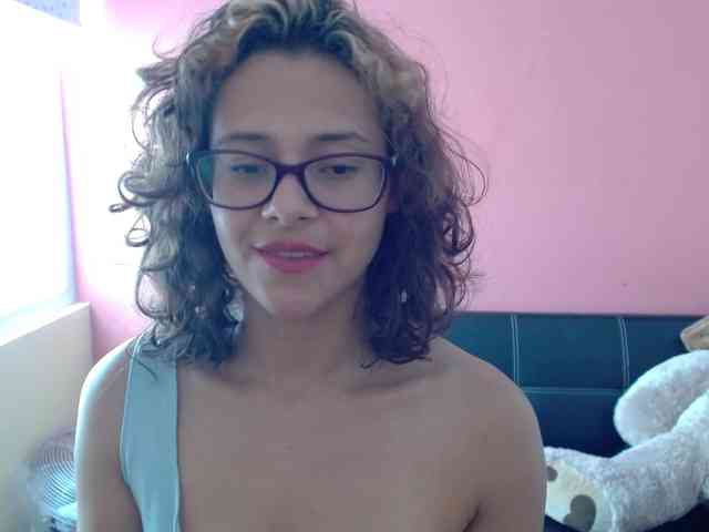 morahaze Live Webcam on BongaCams