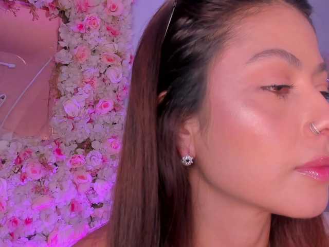 ErikaBenz's BongaCams show and profile