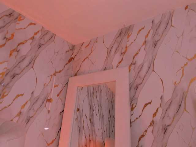 ErikaBenz's BongaCams show and profile