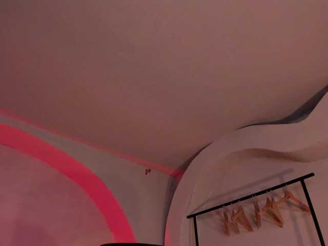 ErikaBenz's BongaCams show and profile