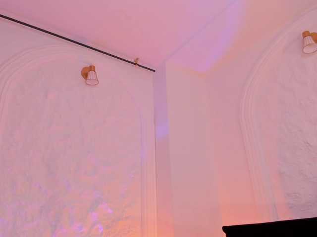 ErikaBenz's BongaCams show and profile