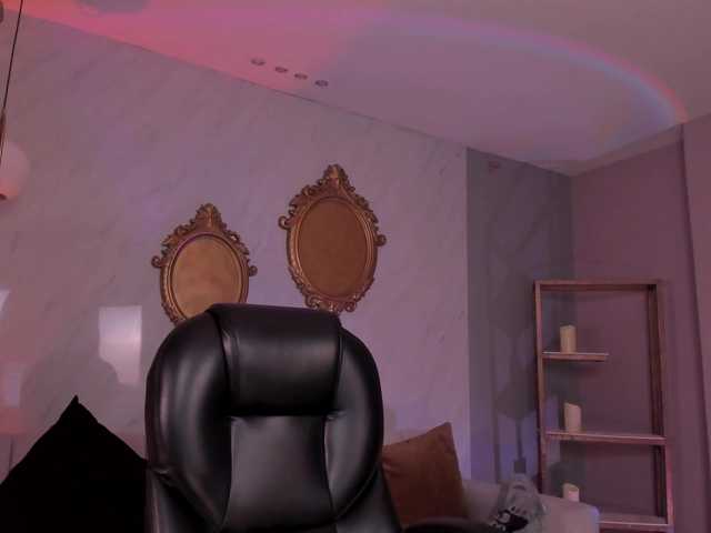 ErikaBenz's BongaCams show and profile