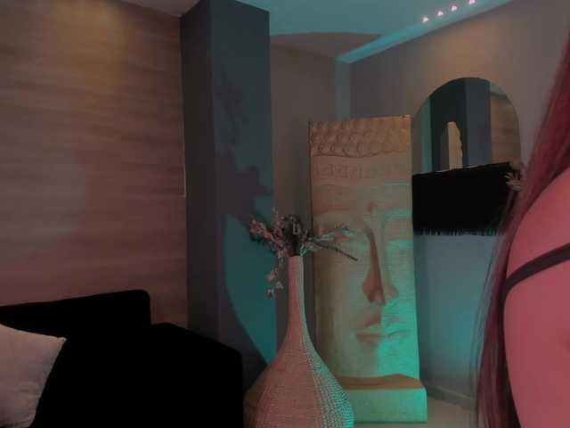 ErikaBenz's BongaCams show and profile