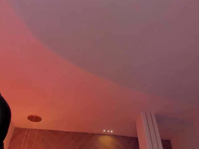 le modèle ErikaBenz est en webcam porno dans un show sur le site bongacams, il possède les tags suivants: Latino/Hispanic,Brunette,Shaved