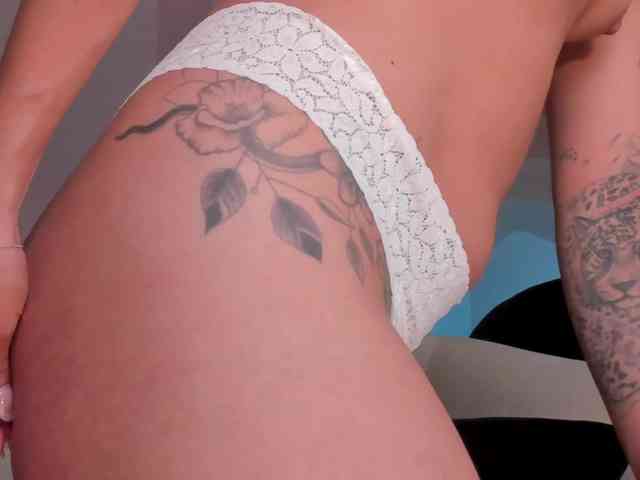 free web cam chat ErikaBenz