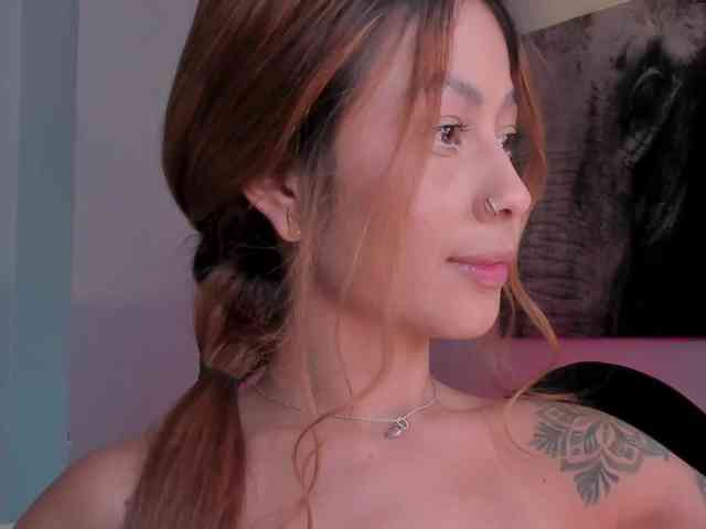 online nude web cam ErikaBenz