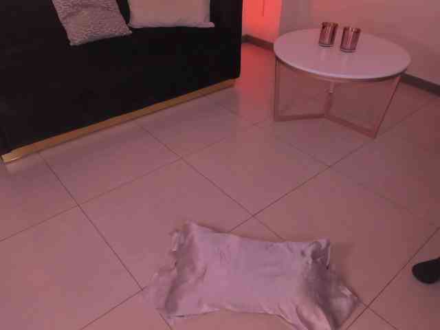 ErikaBenz Live Webcam on BongaCams