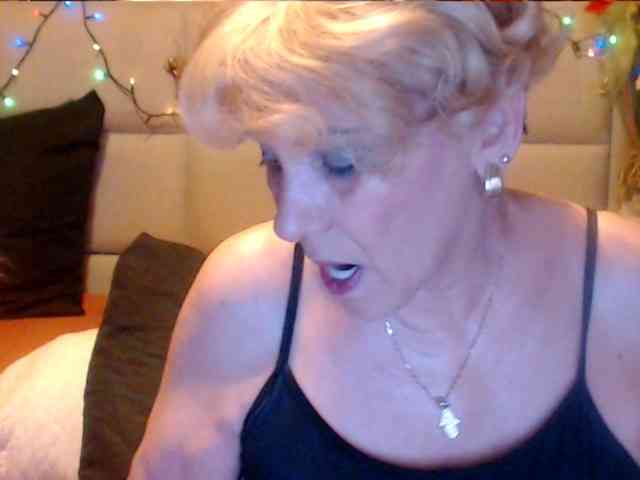 ANGELGRANNY Live Webcam on BongaCams