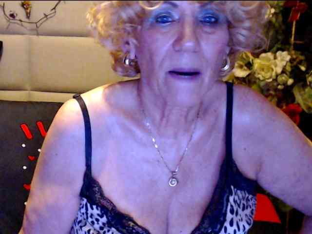 ANGELGRANNY Live Webcam on BongaCams