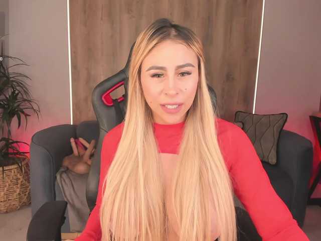  KylieeCooper chat room