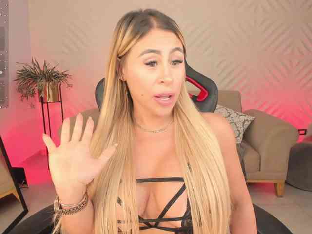 KylieeCooper webcam