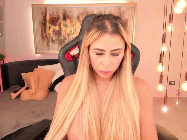 KylieeCooper webcam