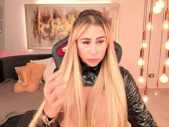 KylieeCooper webcam