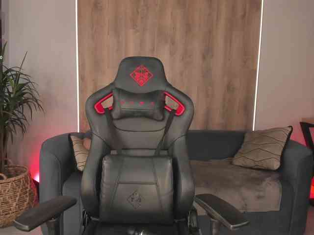 KylieeCooper webcam