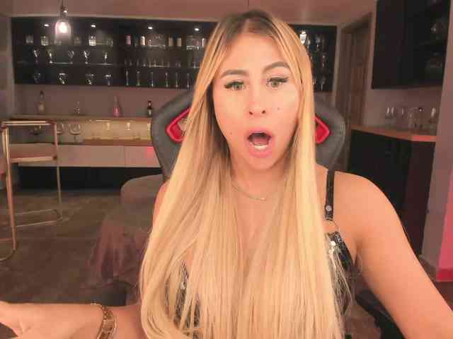KylieeCooper webcam