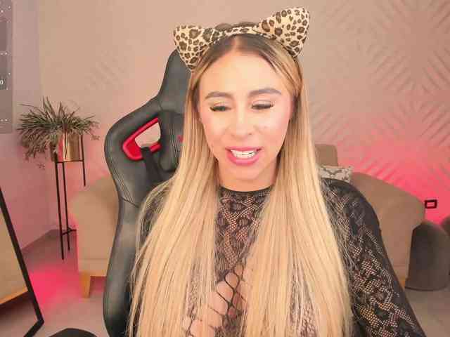 KylieeCooper webcam