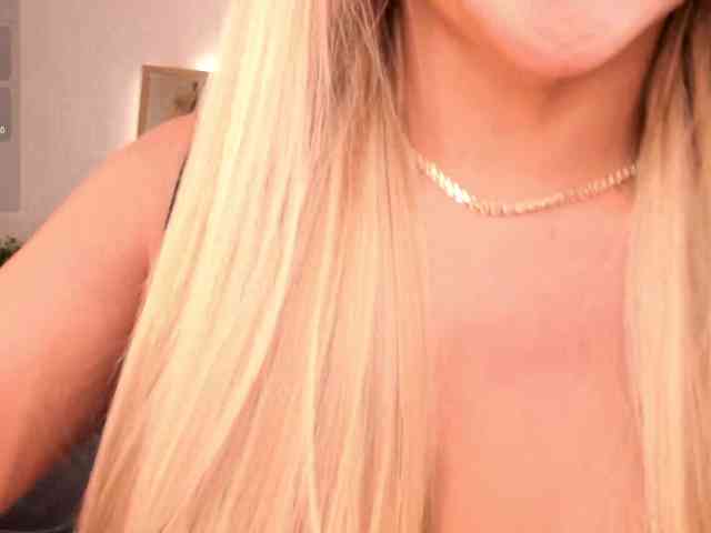 KylieeCooper webcam