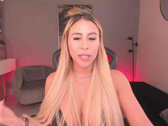 KylieeCooper webcam