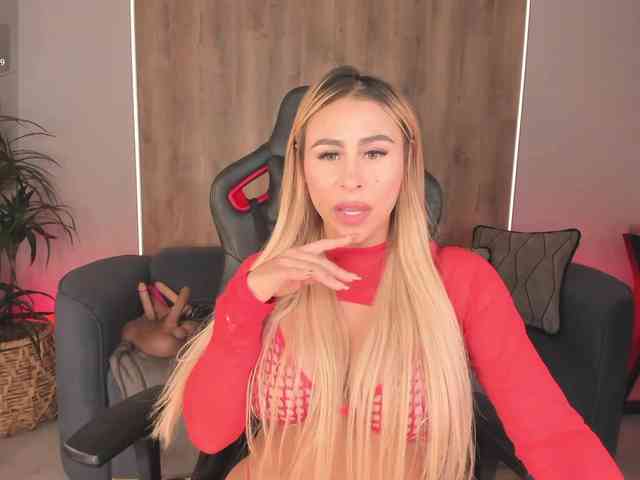 KylieeCooper webcam