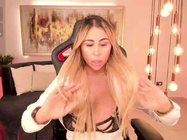 KylieeCooper webcam