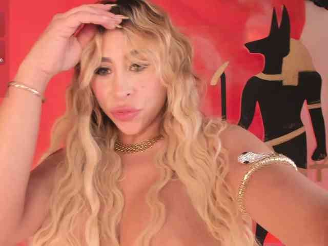 KylieeCooper webcam
