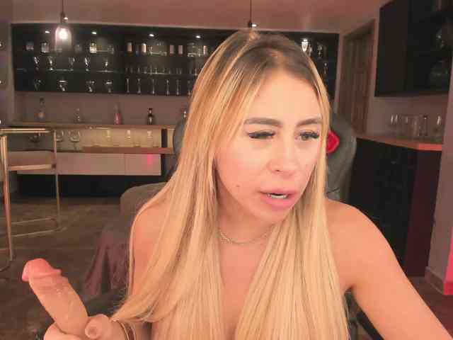 KylieeCooper webcam
