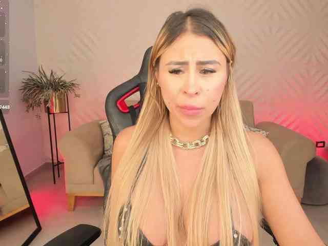 KylieeCooper webcam