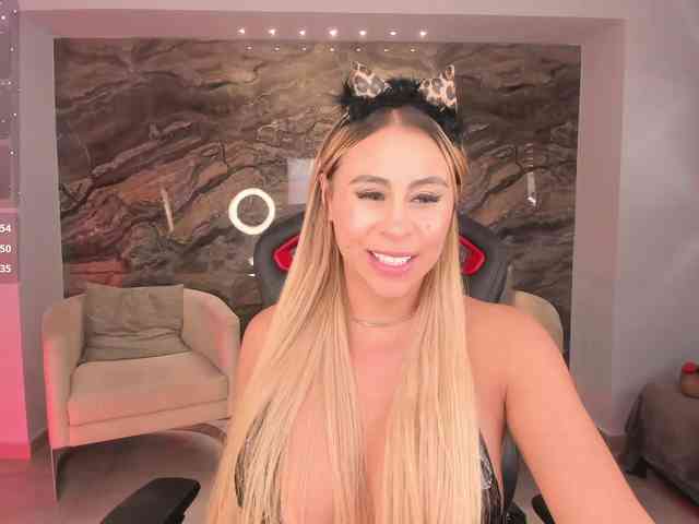 KylieeCooper webcam