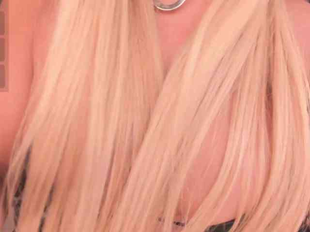 KylieeCooper webcam