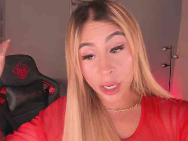 KylieeCooper webcam