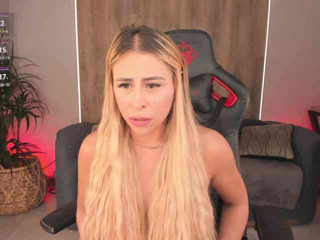 KylieeCooper webcam