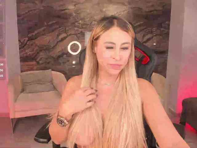 KylieeCooper webcam
