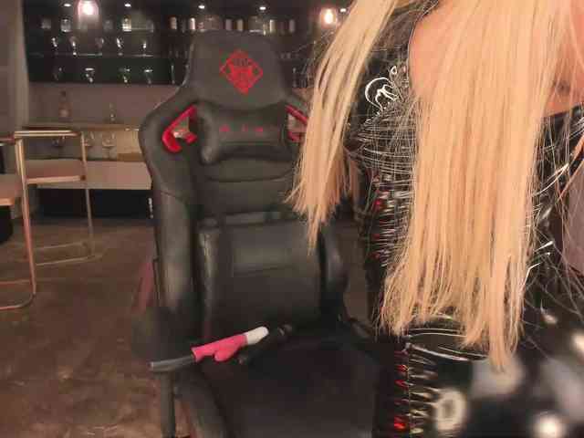 KylieeCooper webcam