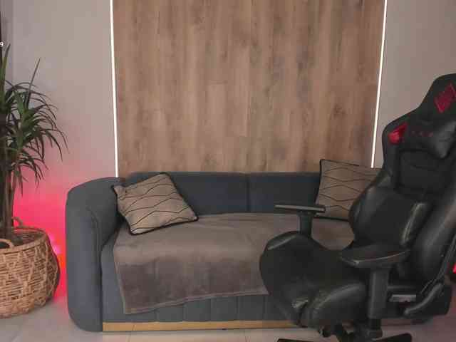 KylieeCooper webcam