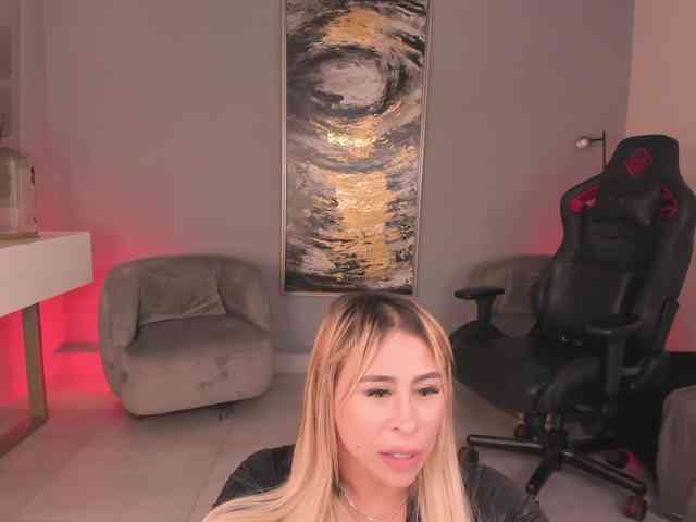 KylieeCooper webcam