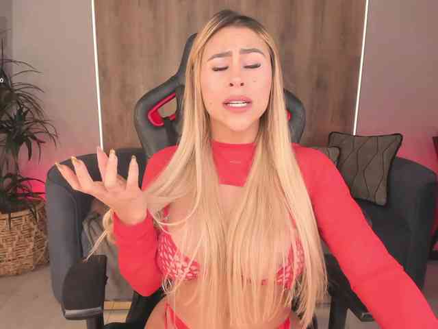 KylieeCooper webcam