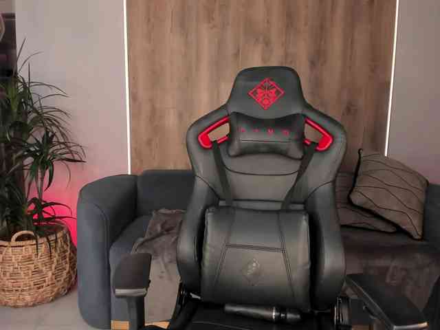 KylieeCooper webcam