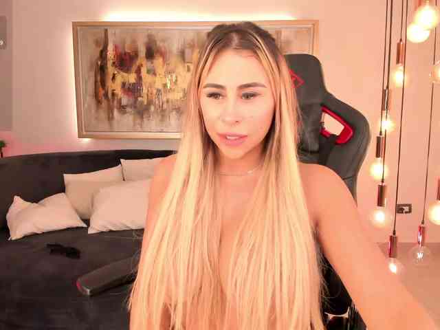 KylieeCooper webcam