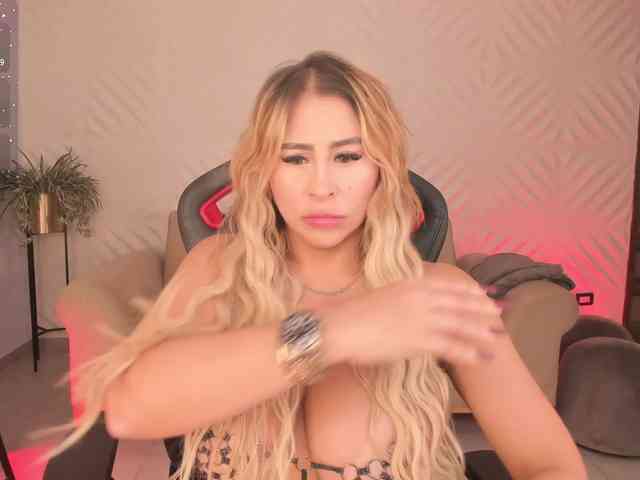 KylieeCooper webcam