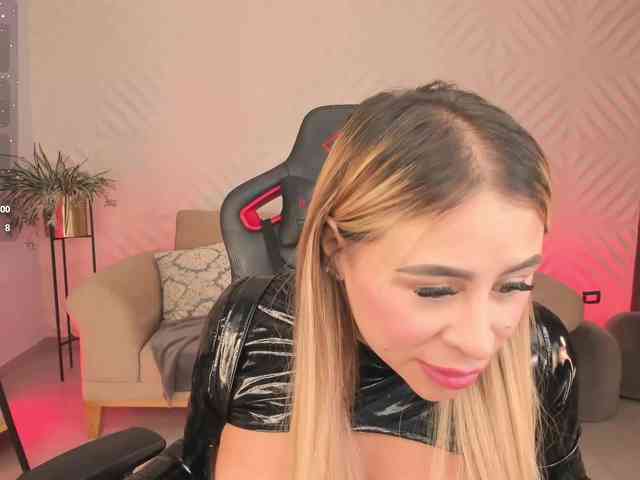 KylieeCooper webcam